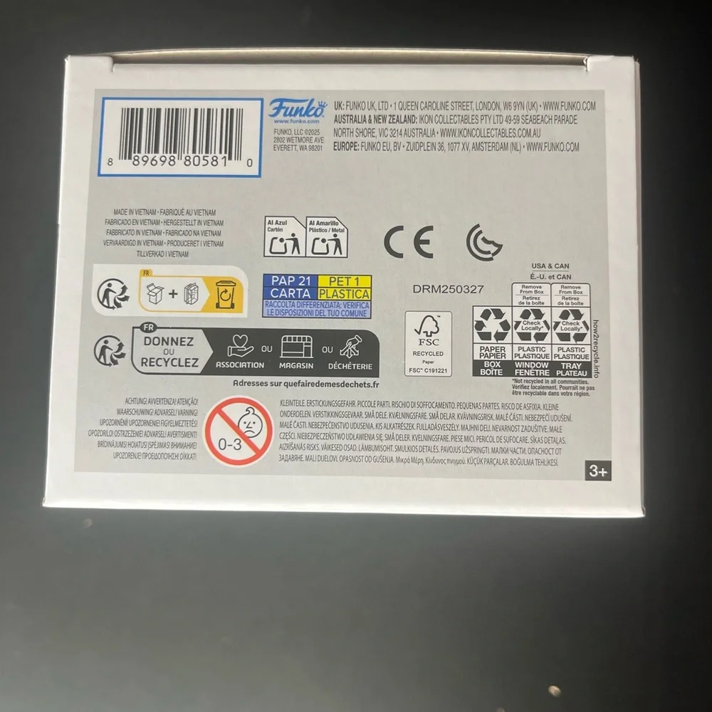 Funko Pop! Racing: AMG Petronas F1 #09 - Lewis Hamilton w/ Helmet - Picture 6 of 6